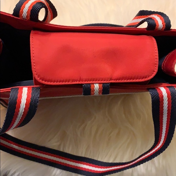 SALE!! Vintage Tommy Hilfiger big logo purse.  3 - Picture 7 of 16